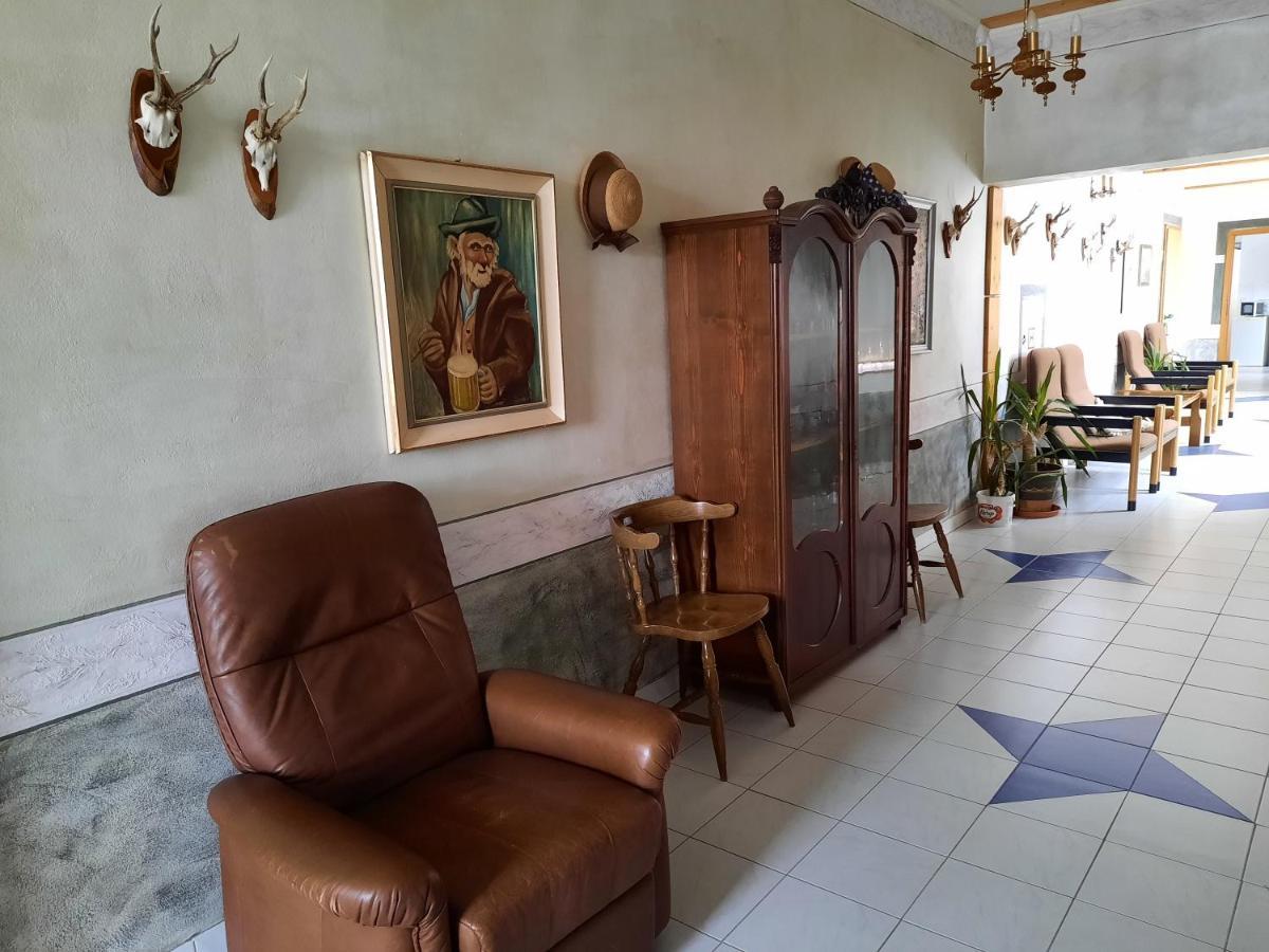 Hotel Koruna Jeseník エクステリア 写真