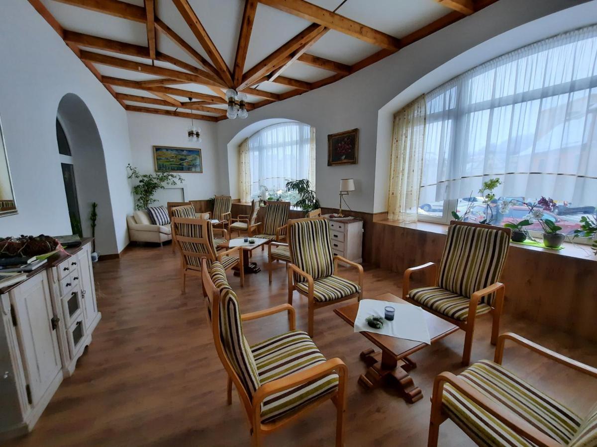 Hotel Koruna Jeseník エクステリア 写真