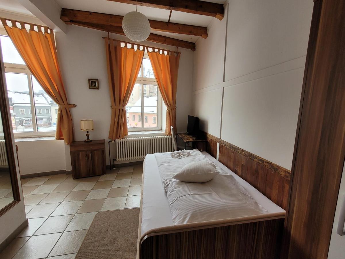 Hotel Koruna Jeseník エクステリア 写真