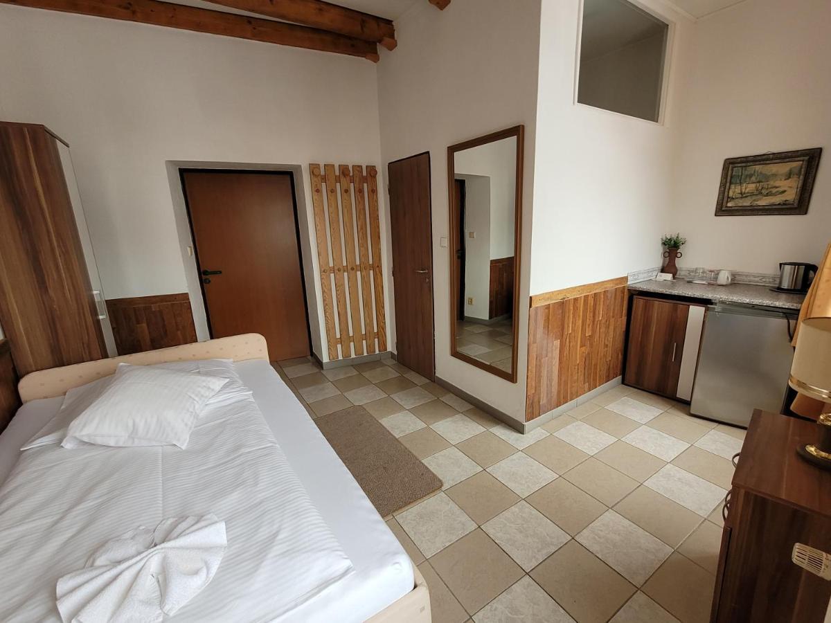 Hotel Koruna Jeseník エクステリア 写真