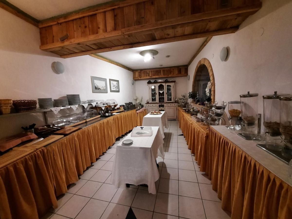Hotel Koruna Jeseník エクステリア 写真