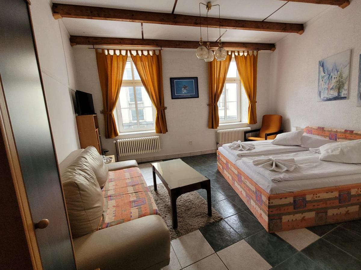 Hotel Koruna Jeseník エクステリア 写真