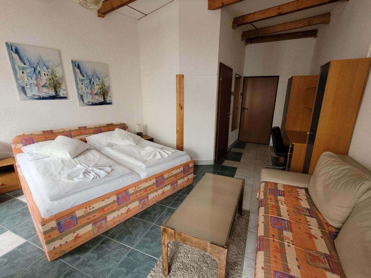 Hotel Koruna Jeseník エクステリア 写真