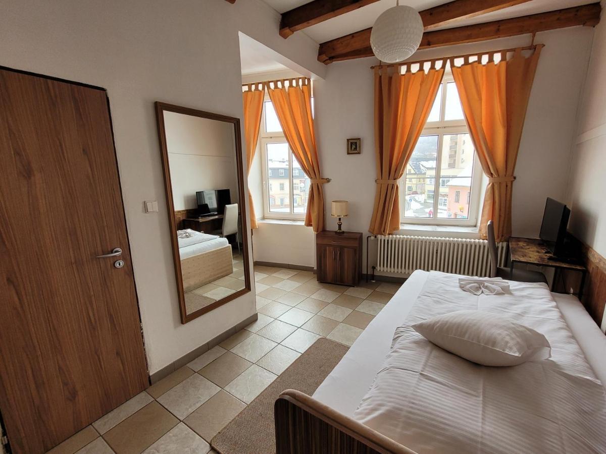 Hotel Koruna Jeseník エクステリア 写真