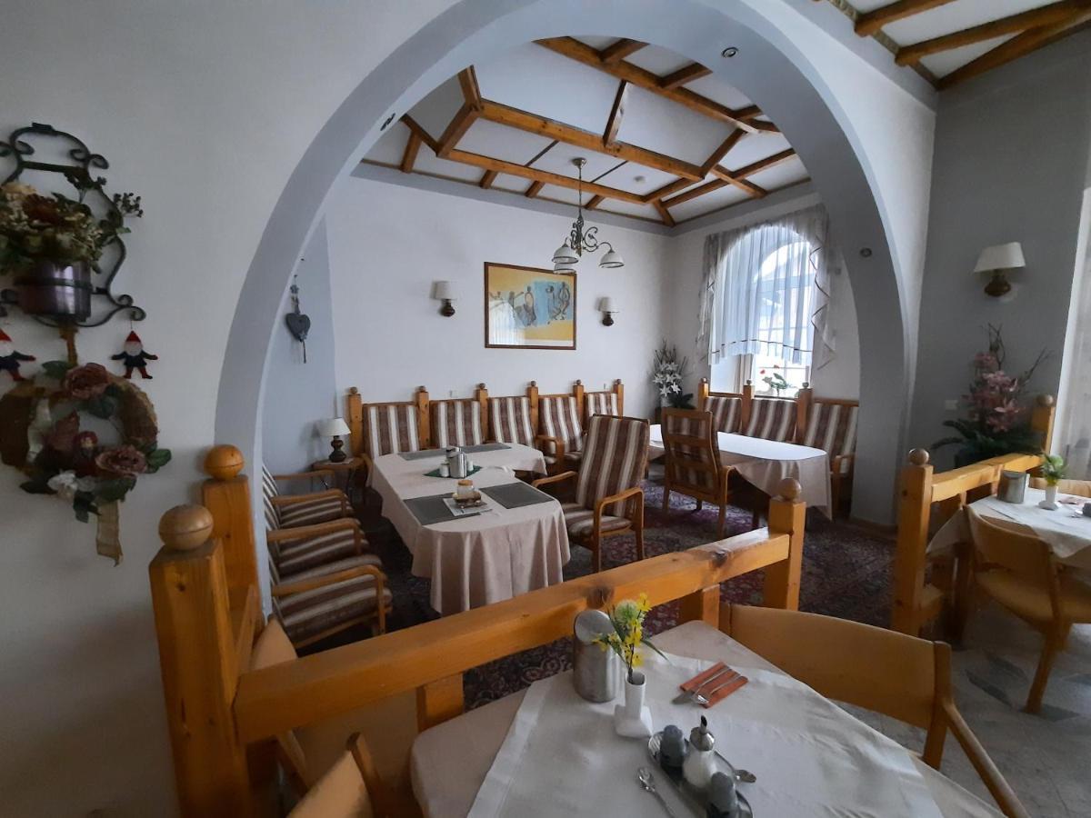 Hotel Koruna Jeseník エクステリア 写真