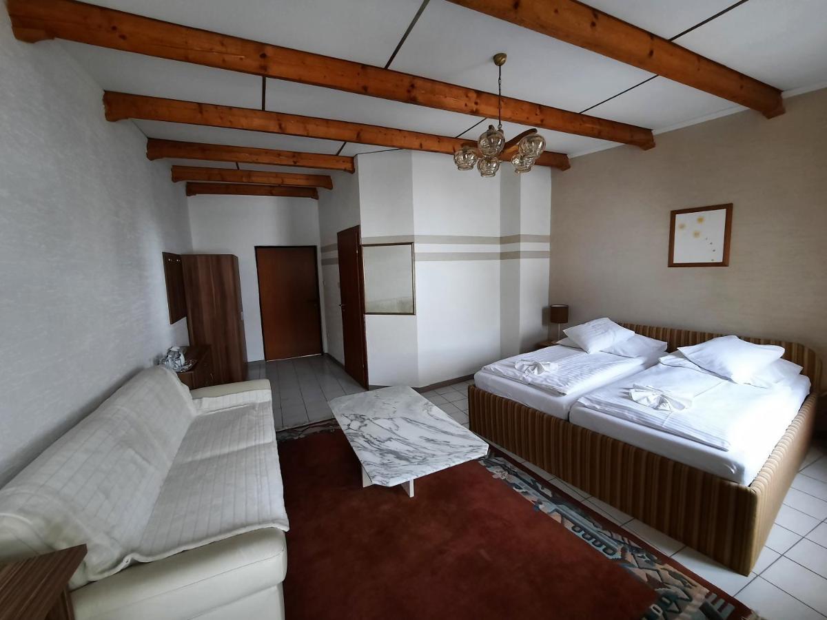 Hotel Koruna Jeseník エクステリア 写真