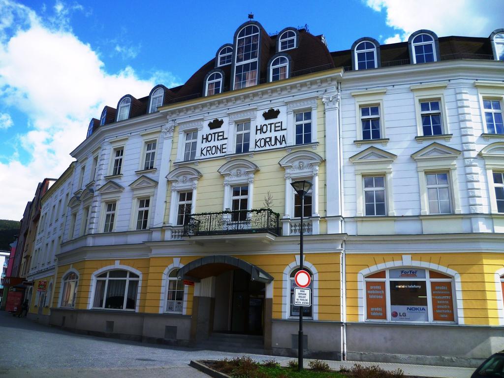 Hotel Koruna Jeseník エクステリア 写真