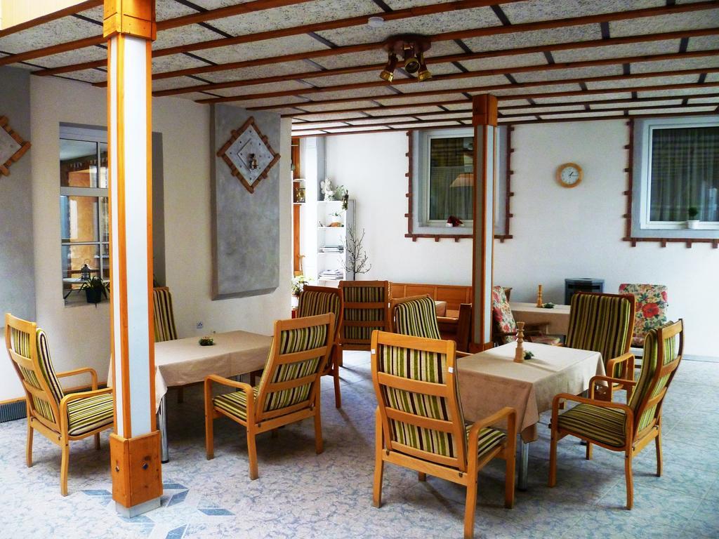 Hotel Koruna Jeseník エクステリア 写真