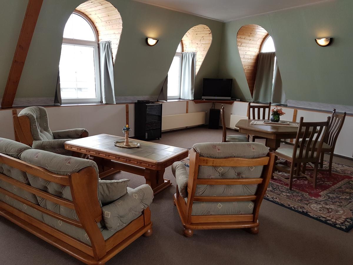 Hotel Koruna Jeseník エクステリア 写真