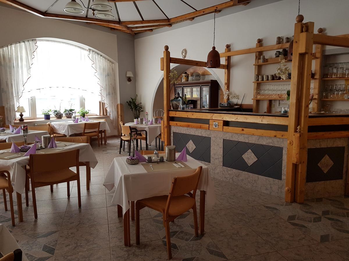 Hotel Koruna Jeseník エクステリア 写真